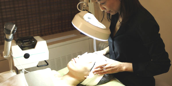 Acne Facial Treatment at our NYC day spa includes IPl Acne Treatment